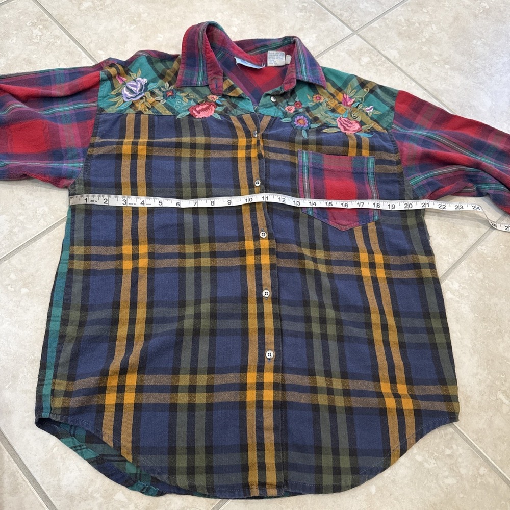 QPS Multicolor Plaid Button Up Shirt Embroidered Floral Boho Western Sz M Countr - Picture 5 of 10